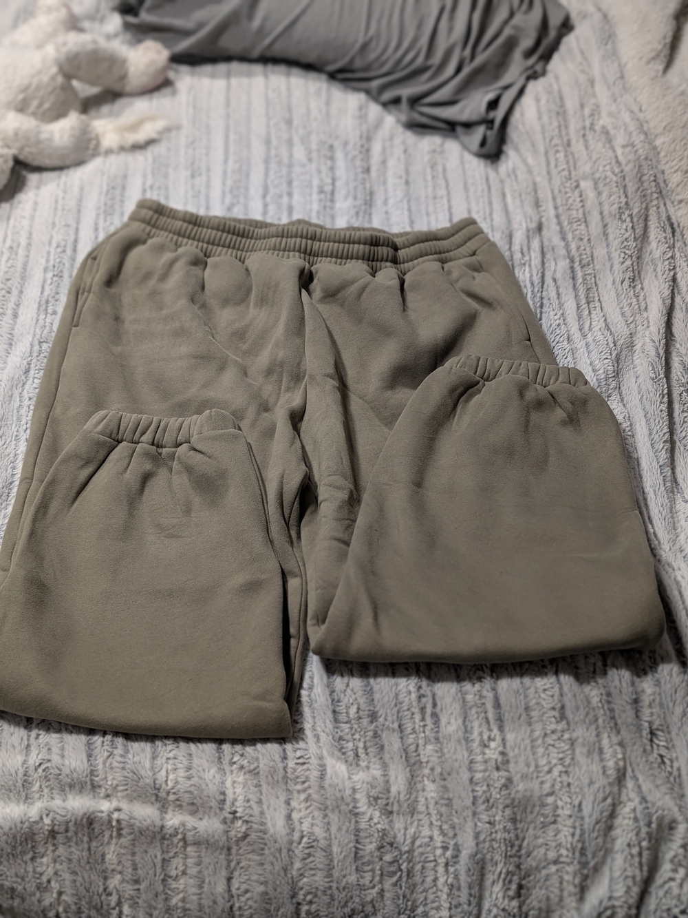 Comfrt Olive Jogger Sweatpants